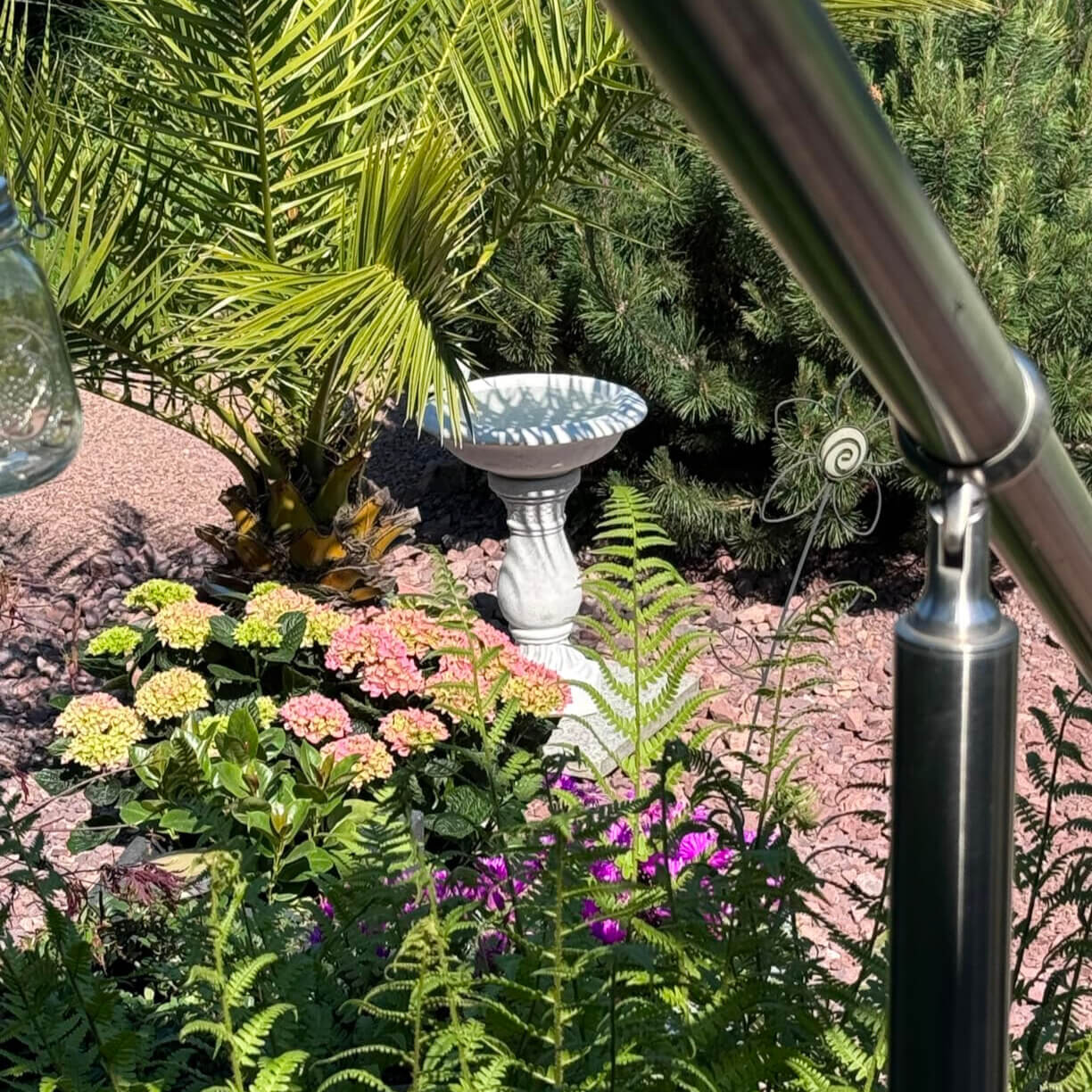 Vogeltränke Stein Säule