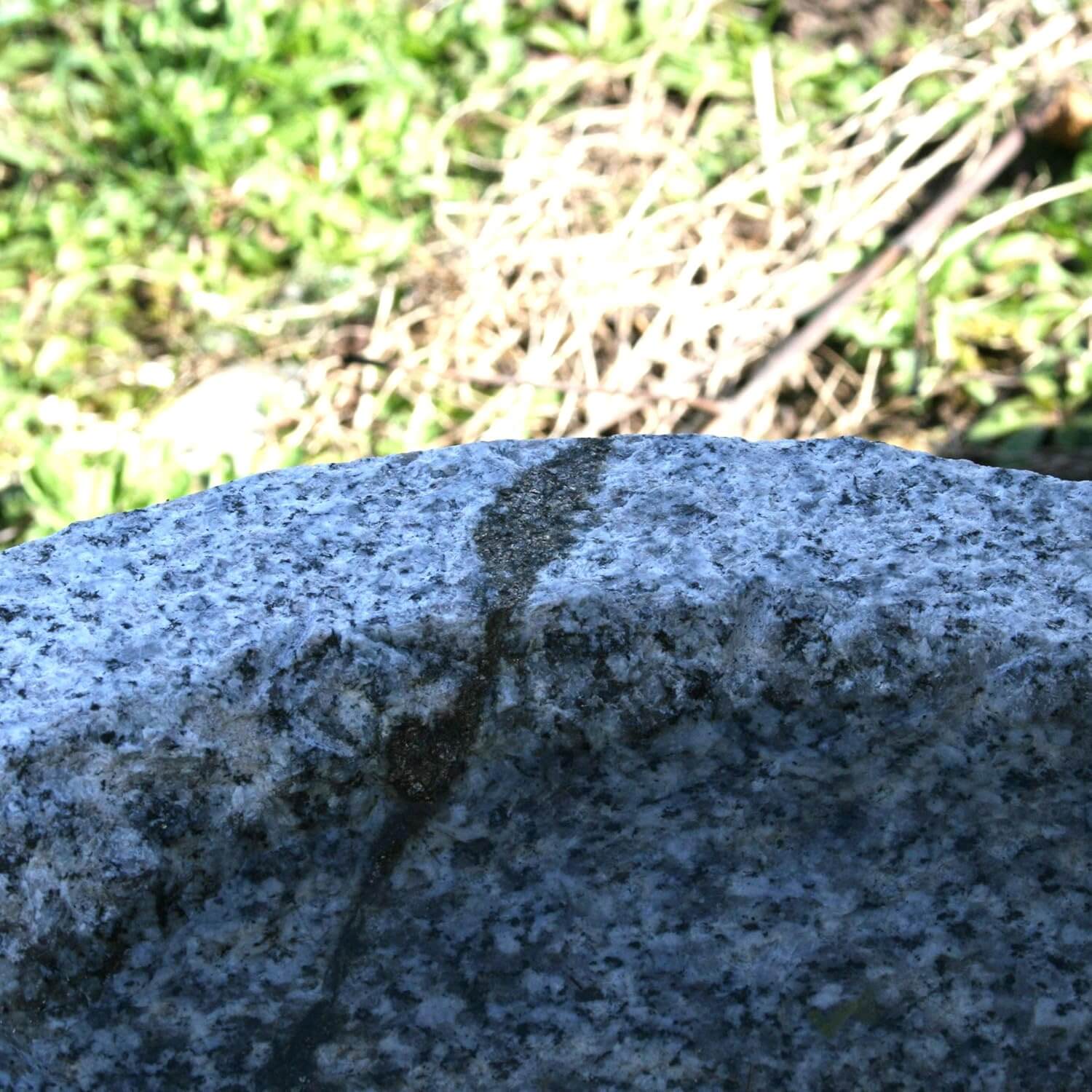Granit Vogeltränke